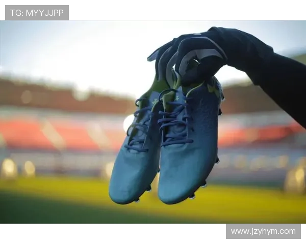 全面解析不同级别球员提升表现的专业足球装备推荐指南